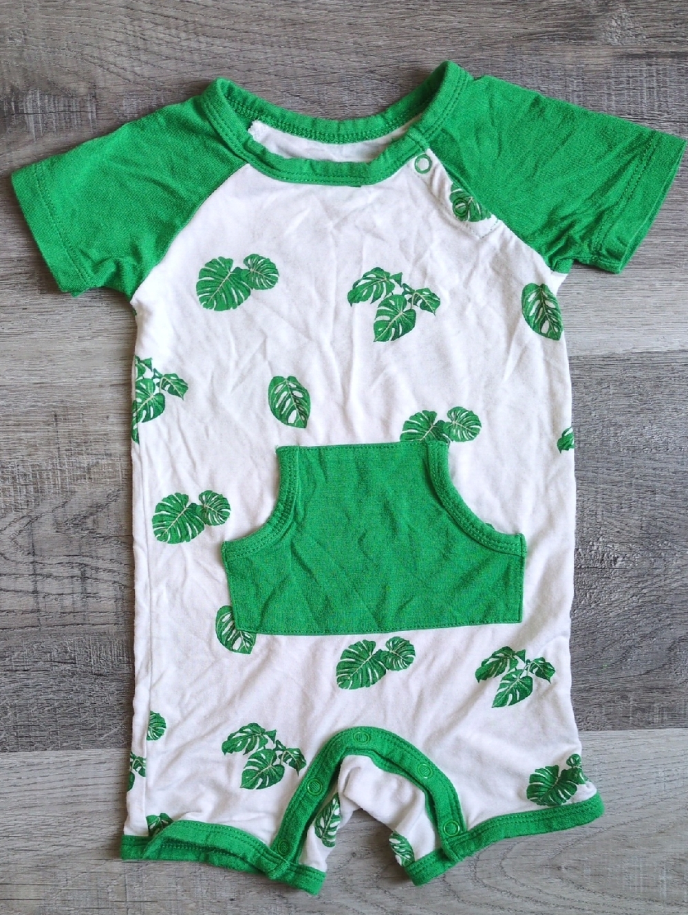 Kyte Baby Shortall Monstera Print Pocket Size 6-12 Months Onesie Bamboo